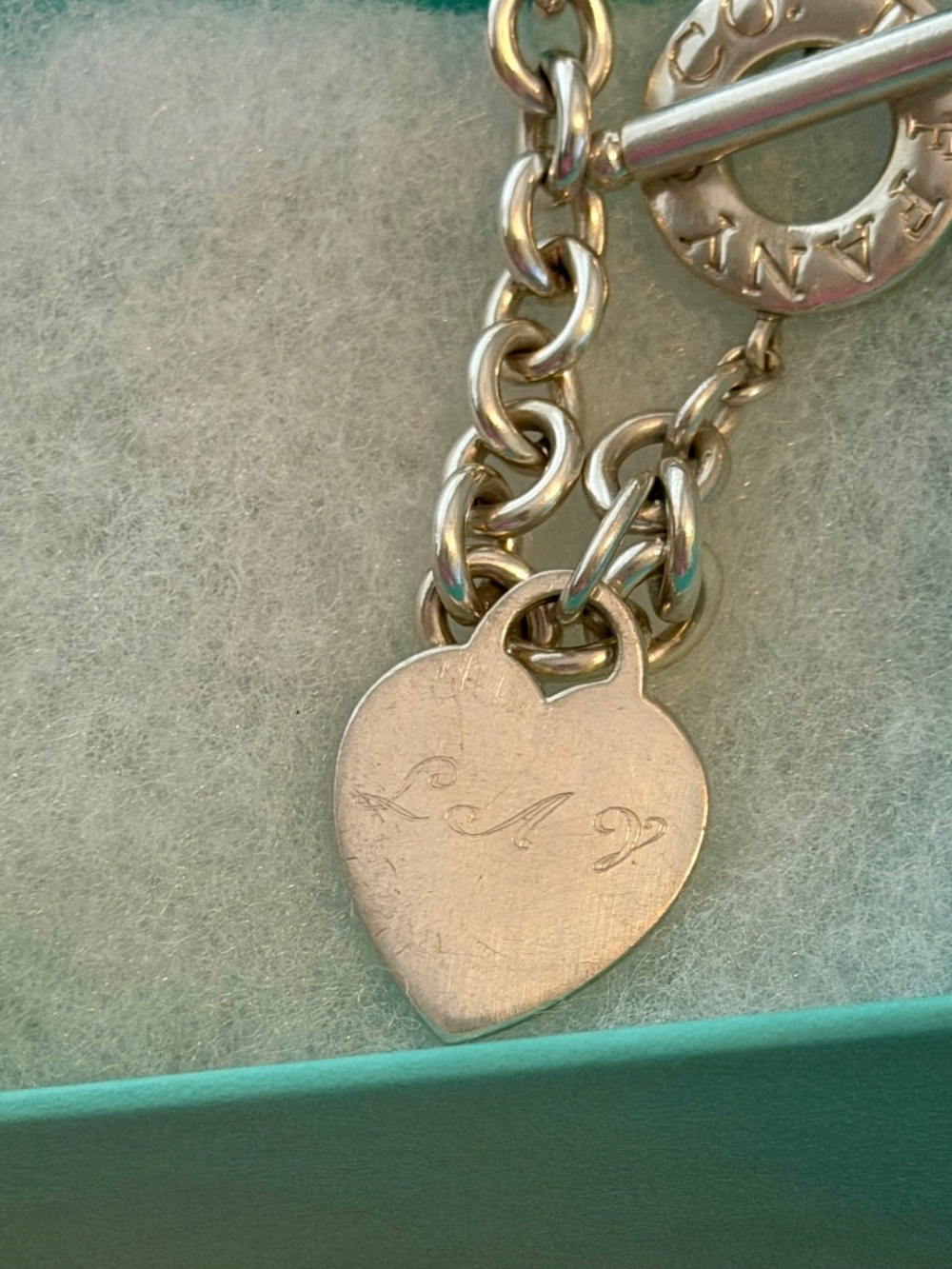 Authentic Vintage 2003 Tiffany & Co. Sterling Silver Heart Tag Toggle Bracelet - Picture 6 of 8